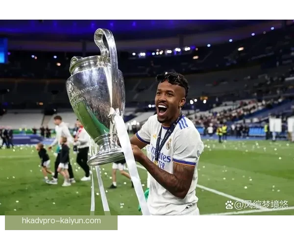 米利唐在皇马后防核心地位不断巩固，主导防线表现稳健